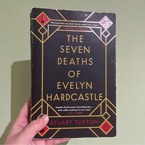 📚 4/25$ 📚 The Seven Deaths of Evelyn Hardcastle Book